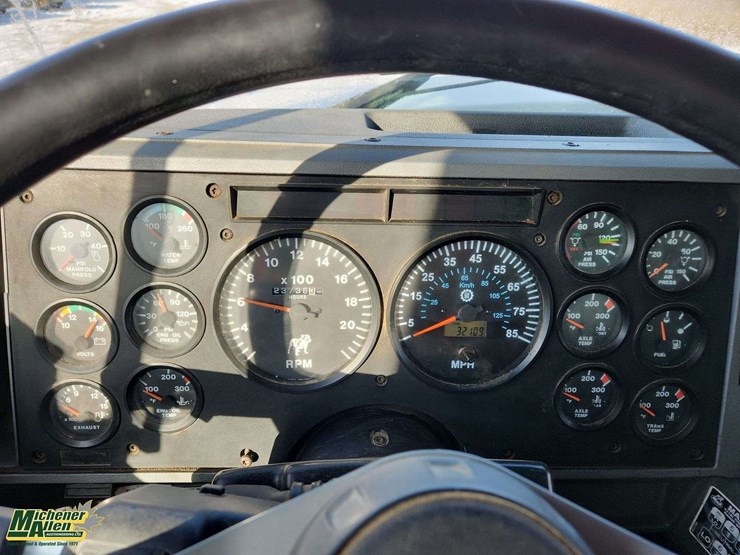 1998-mack-ch613-image-22