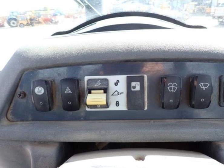 2009-deere-310sj-image-11