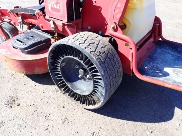 2021-toro-grand-stand-72505-stand-on-409347491-image-23