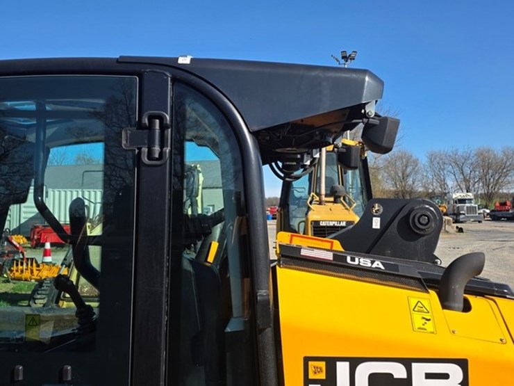 2024-jcb-215-image-25