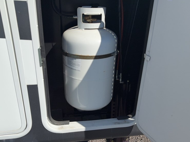 #3003-•-2014-big-horn-39'-5th-wheel-camper-image-9