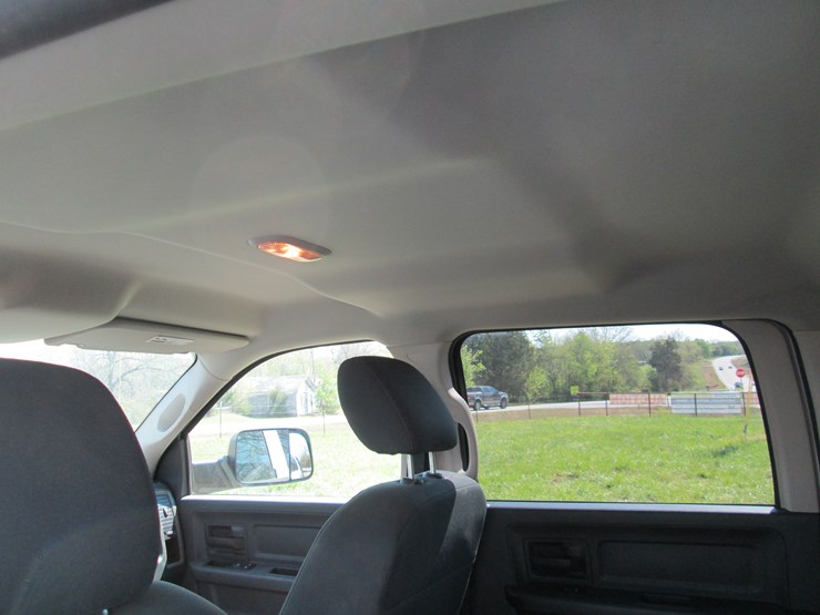 2011-dodge-3500-image-26