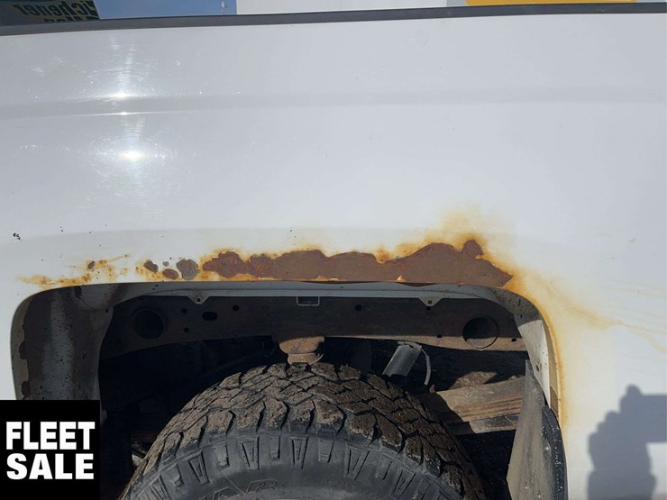 2015-chevrolet-silverado-2500hd-image-28