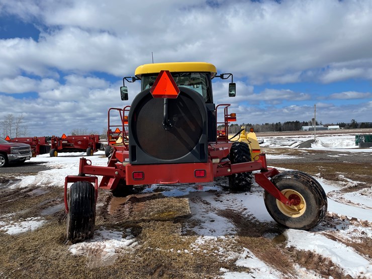 2011-new-holland-h8060-image-6