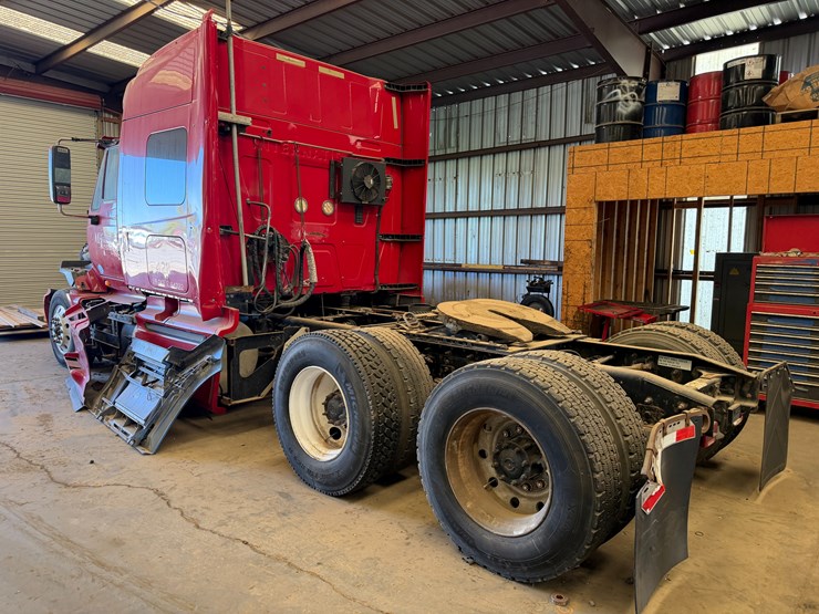 2014-international-prostar-image-4