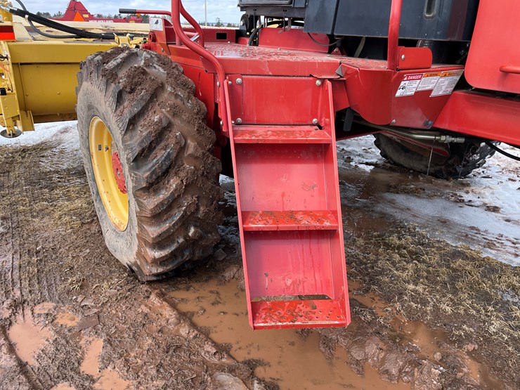 2011-new-holland-h8060-image-37