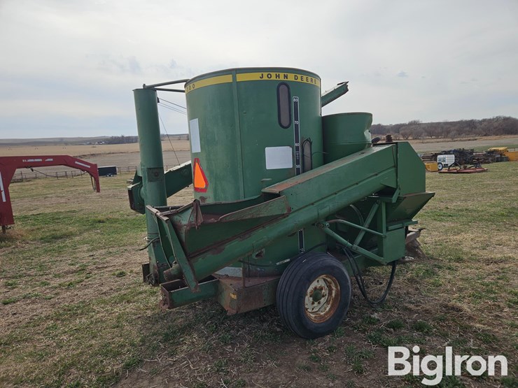 john-deere-700-image-5