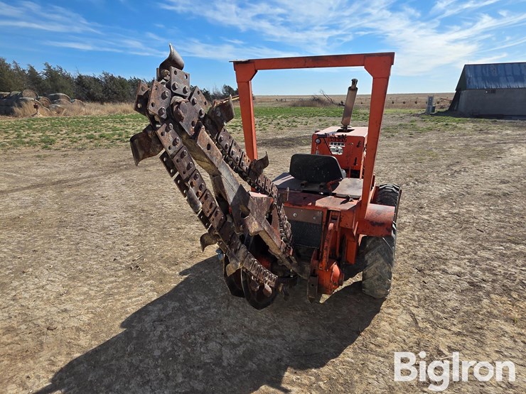 ditch-witch-v30-image-6