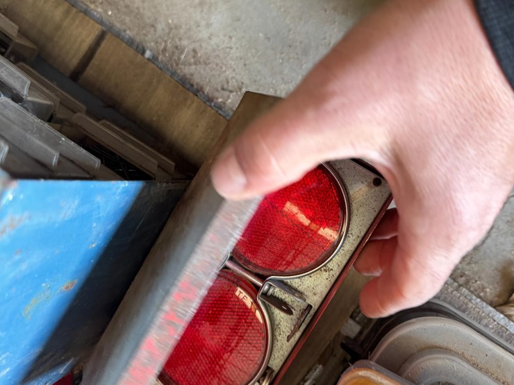 nails/screws/fasteners-image-10