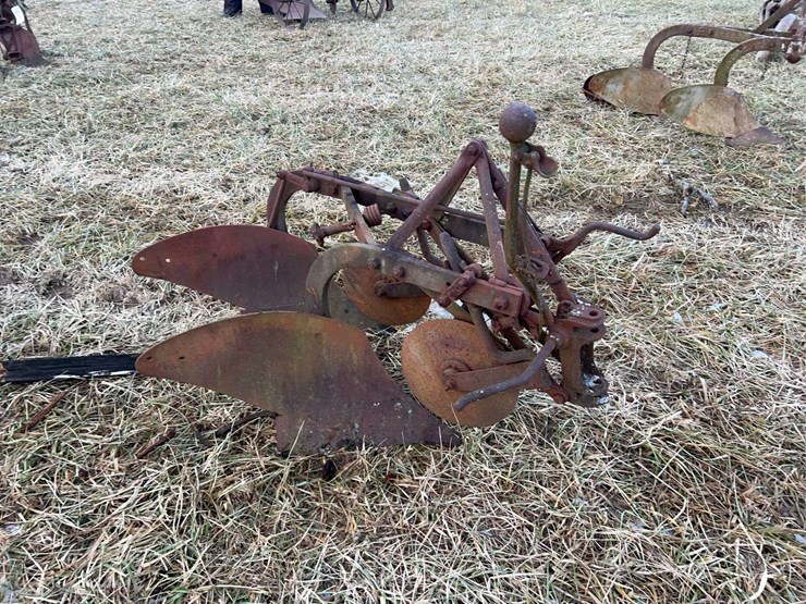 two-bottom-fordson-plow-image-1