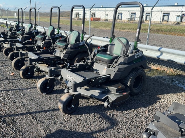 #4029-•-yakta-yxr-320-zero-turn-mower-image-1