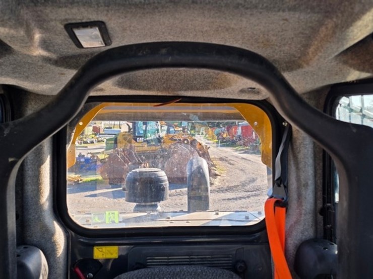 2023-deere-331g-image-51