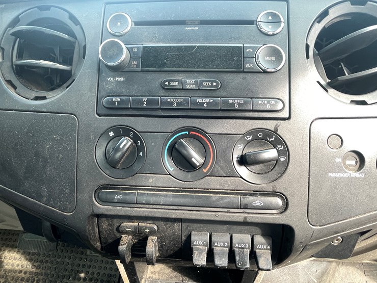 2009-ford-f550-image-43