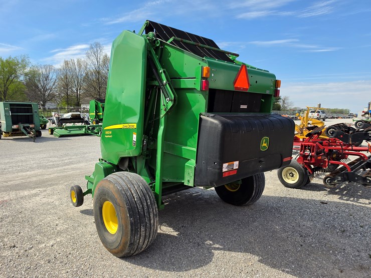 2019-john-deere-560m-image-7