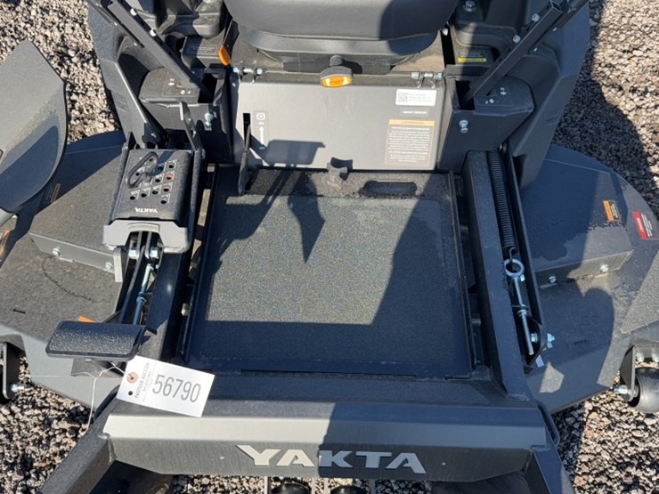 #4036-•-yakta-yxr-320-zero-turn-mower-image-5