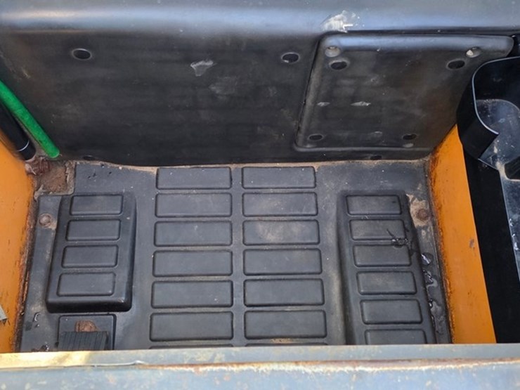 2021-case-tv450b-image-43