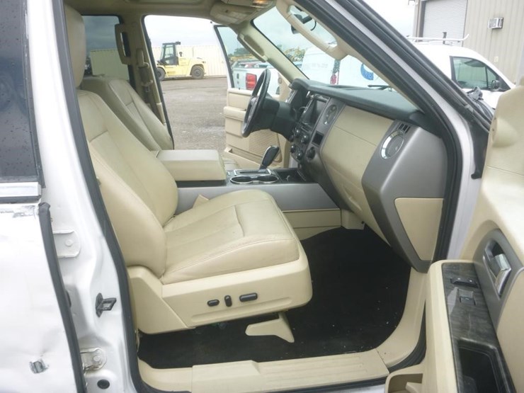 2015-ford-expedition-image-9