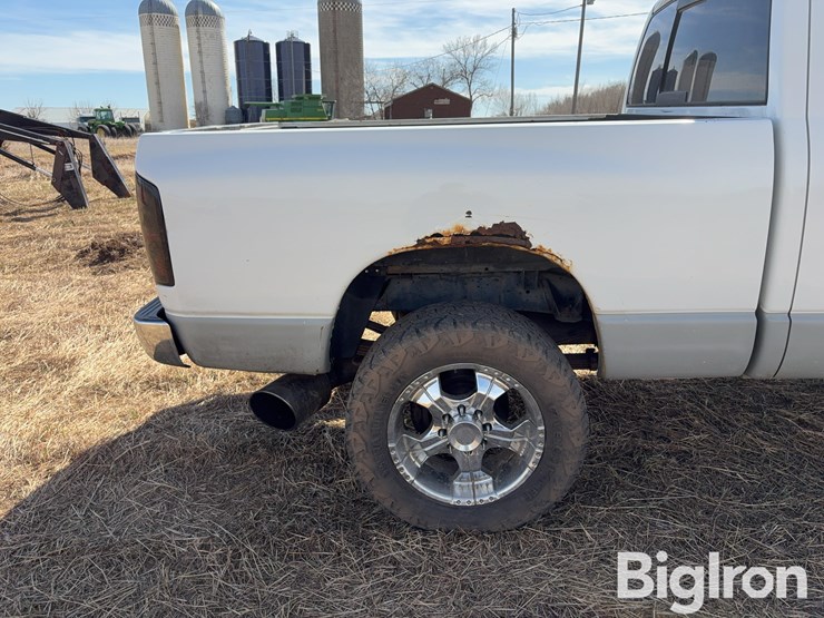 2004-dodge-ram-3500-image-15