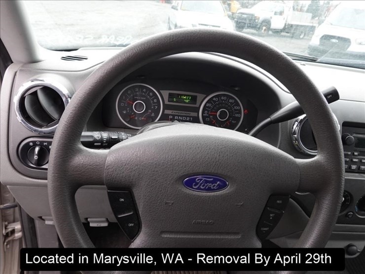 2005-ford-expedition-xlt-image-10