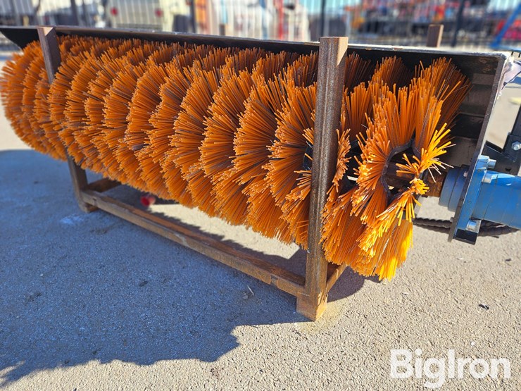 2025-massey-ferguson-730-image-13