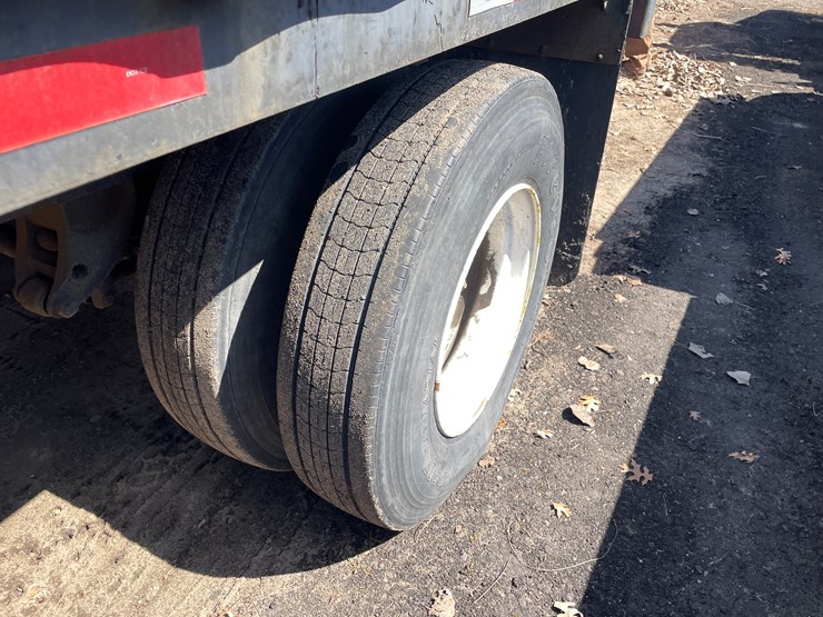 #2504-•-1970-fontaine-hot-asphalt-tanker-trailer-(has-mn-trailer)-(ham-lake,-mn)-image-8