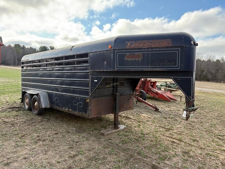 triggs-airline-gooseneck-cattle-trailer-image-1