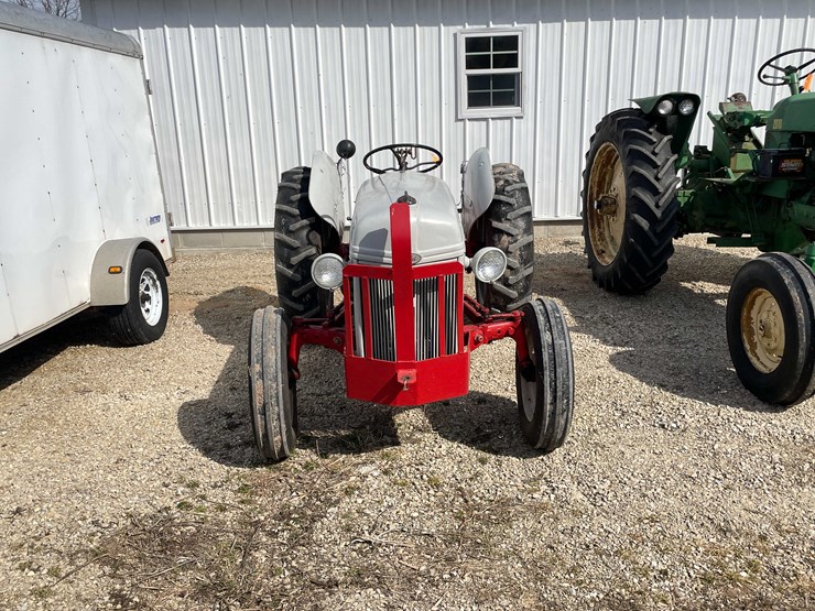 1948-ford-8n-image-2