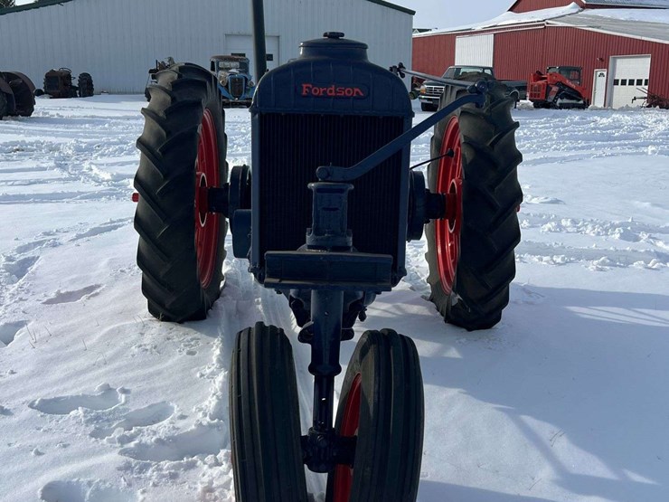 1937-fordson-all-around-england-image-8