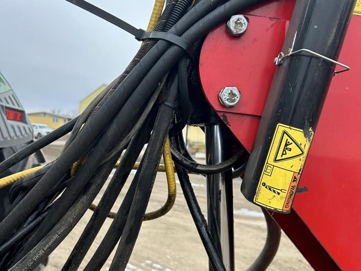 2014-white-9824-image-12