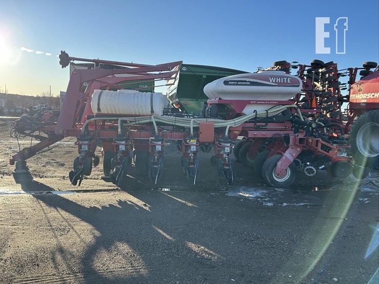 2009-white-8516-image-8