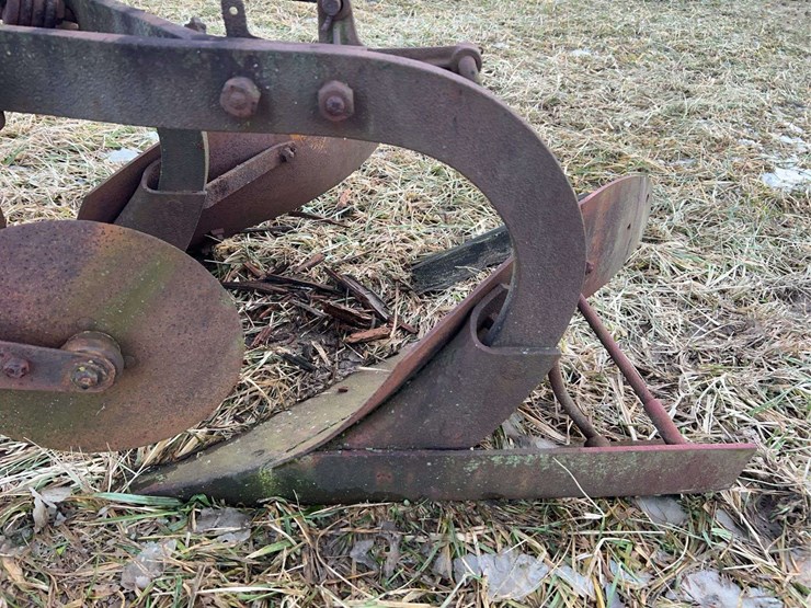 two-bottom-fordson-plow-image-10