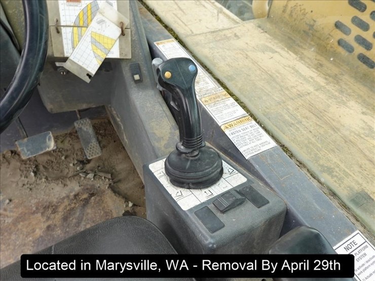 2006-gehl-dl10h44-image-5