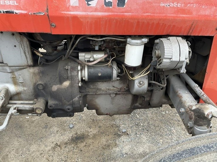 massey-ferguson-230-image-11