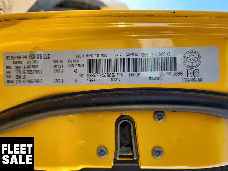 2019-ram-1500-classic-image-43