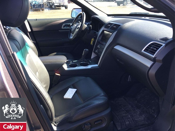 2014-ford-explorer-xlt-image-18