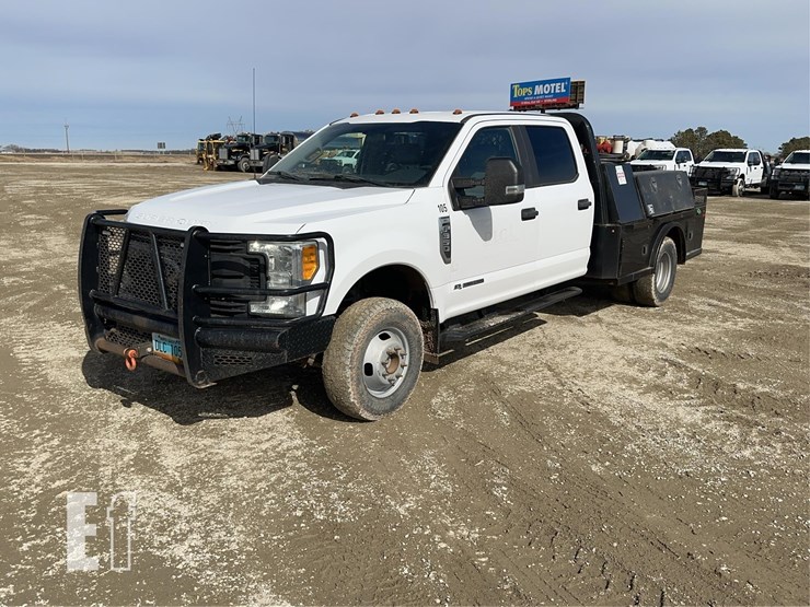 2017-ford-f350-xl-image-1