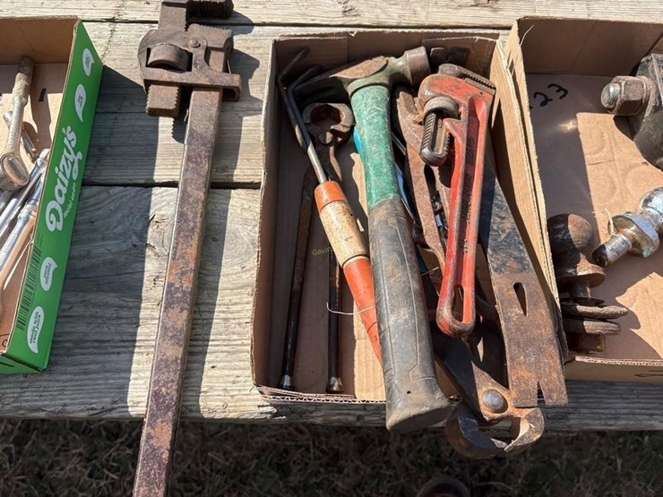 pipe-wrenches,-hammer-&-other-image-2