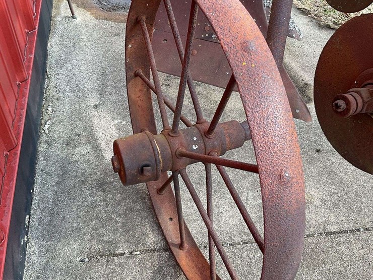 john-deere-12-image-11