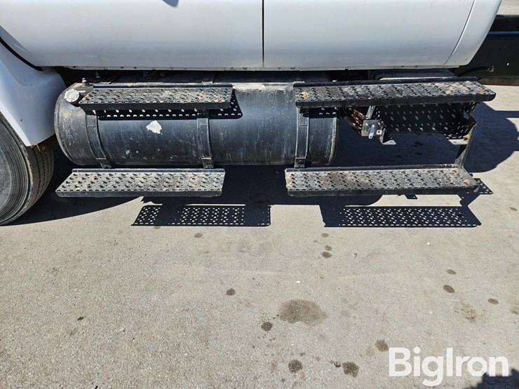 2013-ford-f750-xlt-image-9