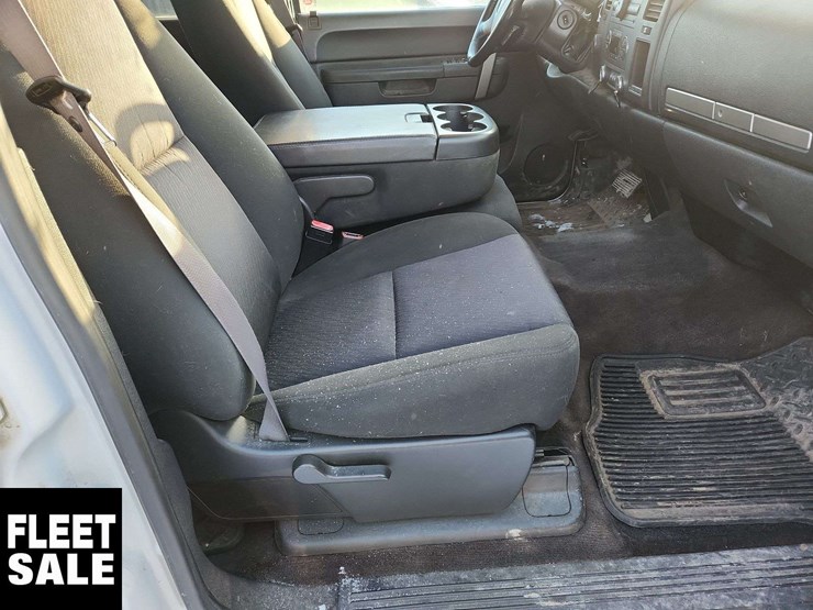 2011-chevrolet-silverado-1500-image-21