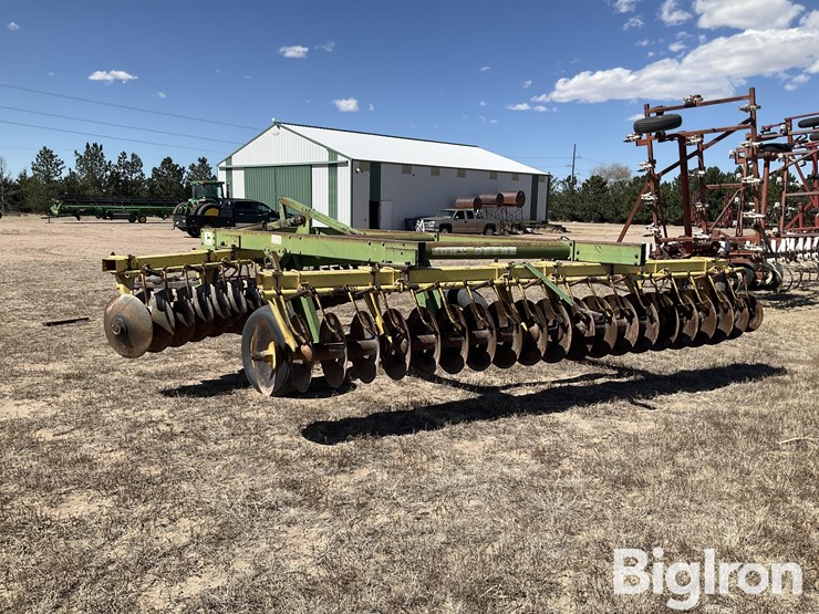 john-deere-340-image-7