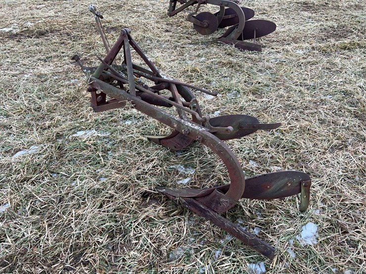 two-bottom-fordson-plow-image-3