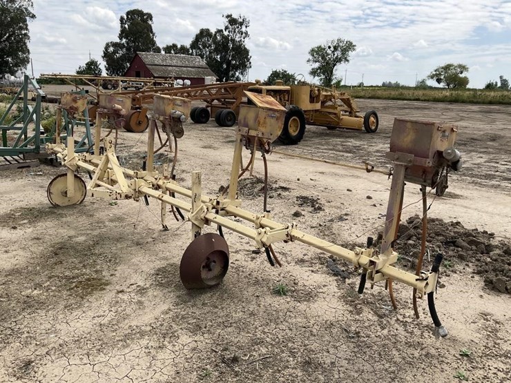 gandy-3-pt-8-row-30"-baiter-bar-image-3