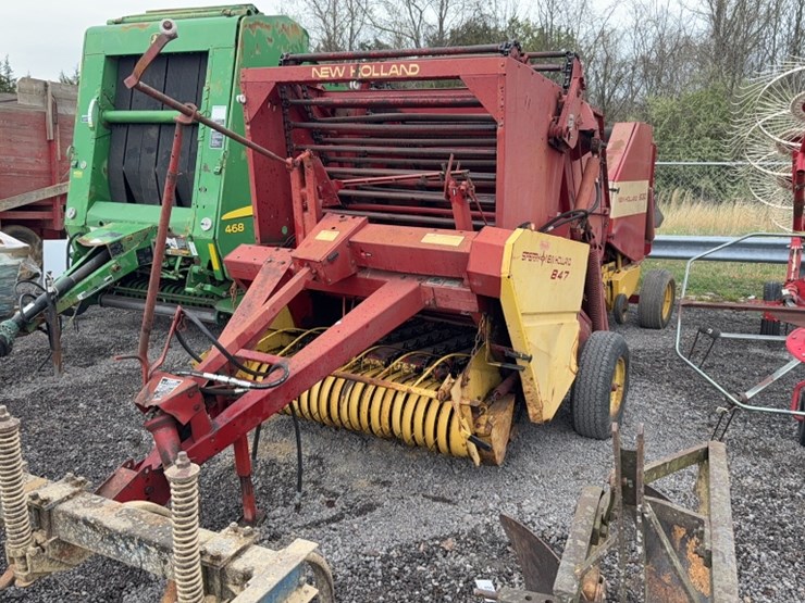 new-holland-847-image-1