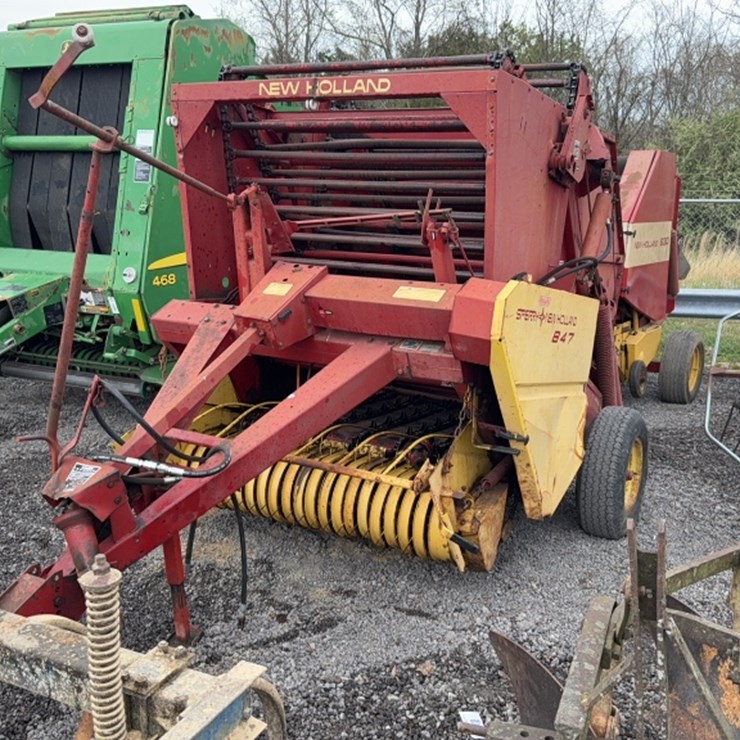 NEW HOLLAND 847