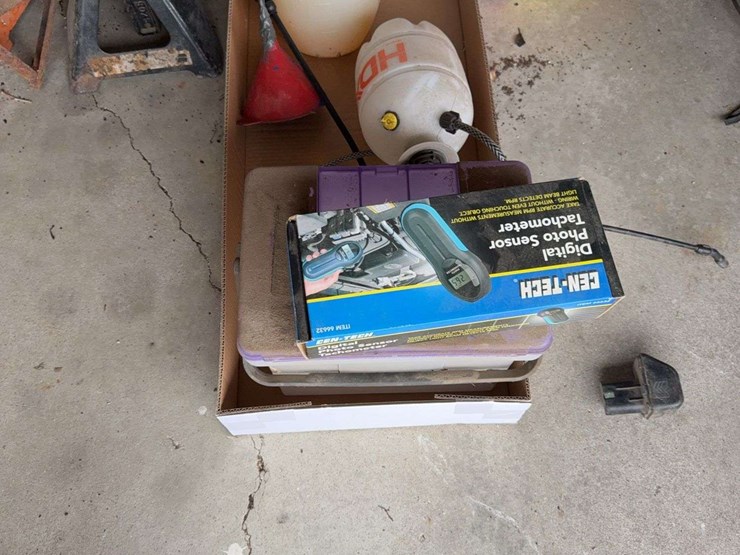 lot-of-garden-sprayers,-funnel,-tachometer,-and-rags-image-5