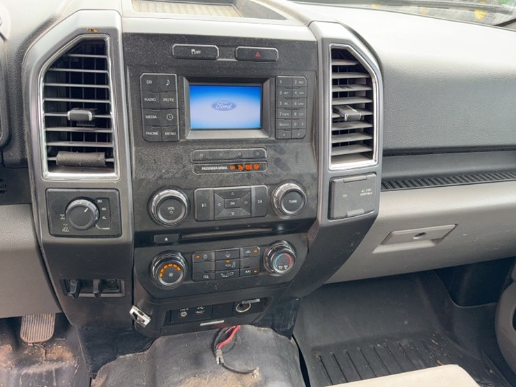 2015-ford-f150-image-23