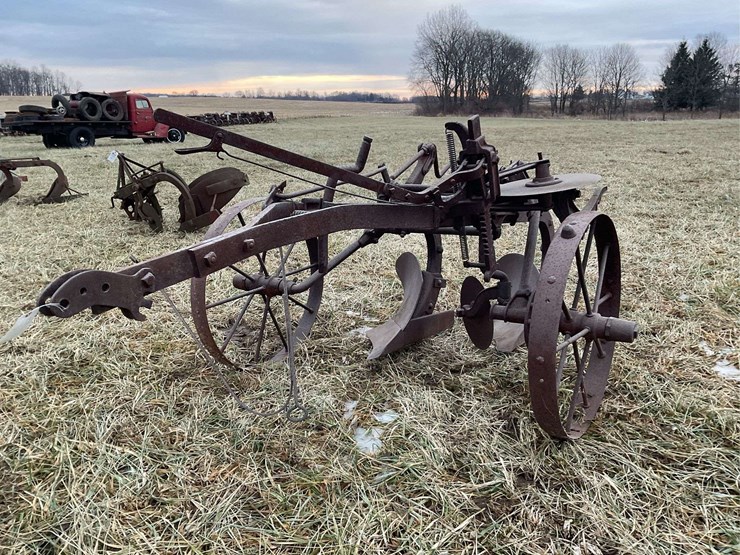 two-bottom-oliver-plow-image-7