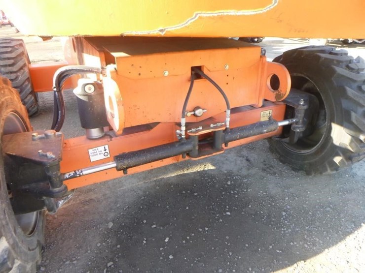 2013-jlg-600s-image-16