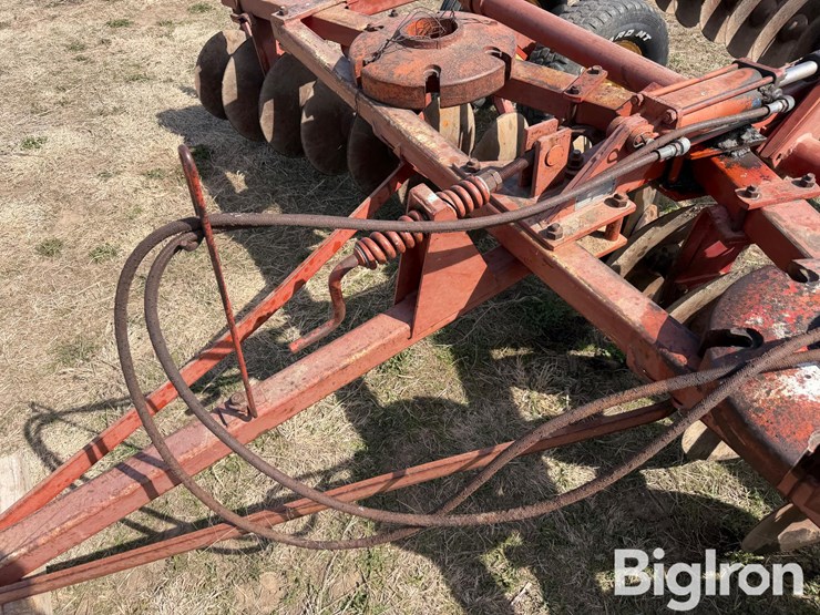 massey-ferguson-520-image-12